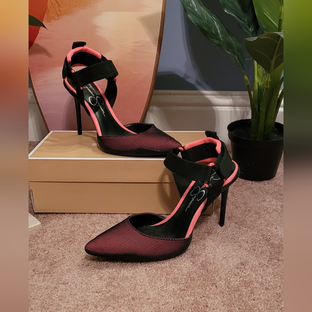New without tag, size 8.5 pink and black Jessica Simpson heels.